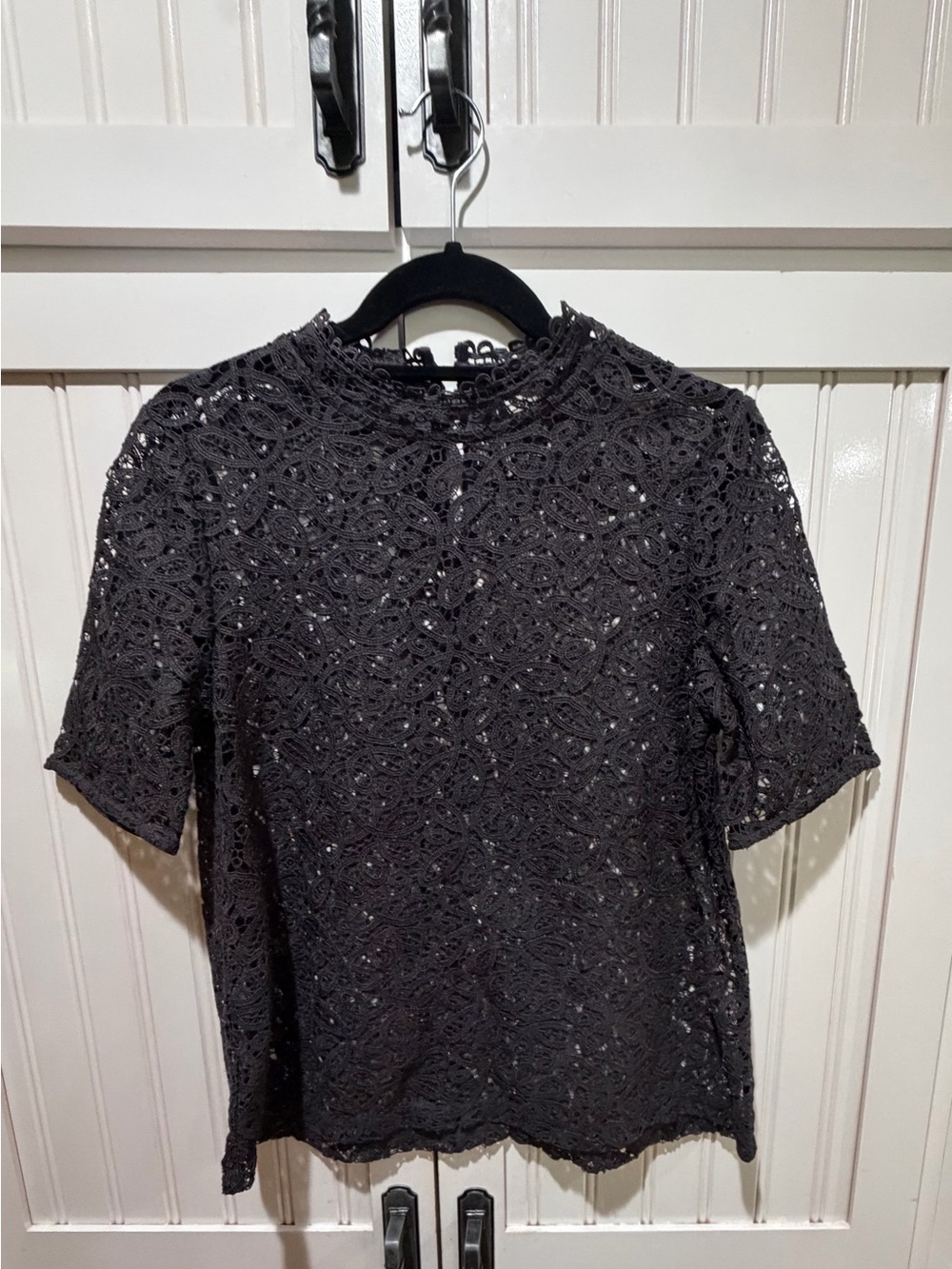 LOFT Gray Lace Crochet Top Size Medium Mock Neck Boho Romantic Sheer Blouse